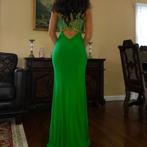 EMERALD SPARKLE GREEN GOWN